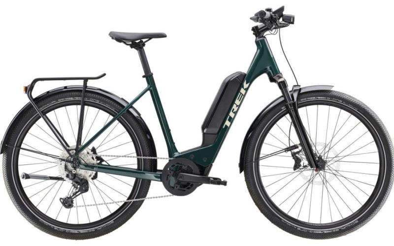 <p>De Trek Allant+ 6 Lowstep is een krachtige en comfortabele e-bike die perfect is voor dagelijks gebruik én langere ritten. Dankzij de sterke Bosch middenmotor fiets je moeiteloos tegen wind en heuvels in, terwijl je altijd geniet van een soepele ondersteuning.</p>